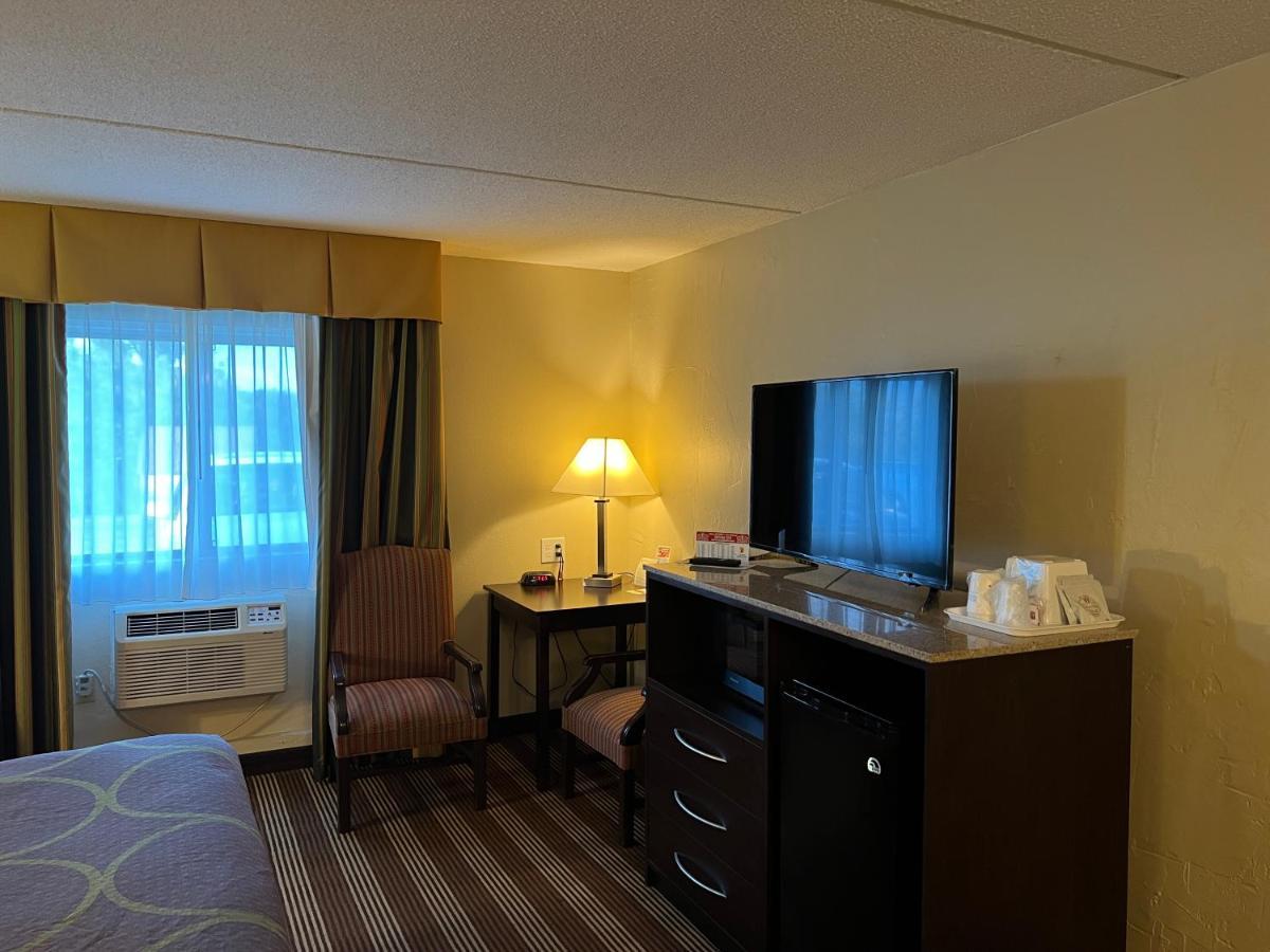 Hotel Super 8 By Wyndham Bangor Extérieur photo