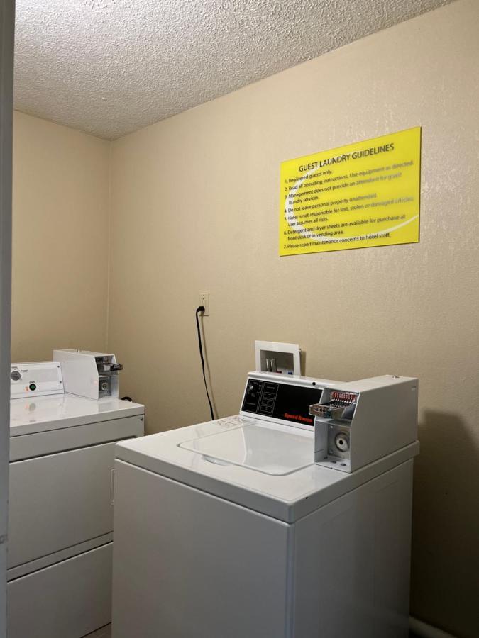 Hotel Super 8 By Wyndham Bangor Extérieur photo