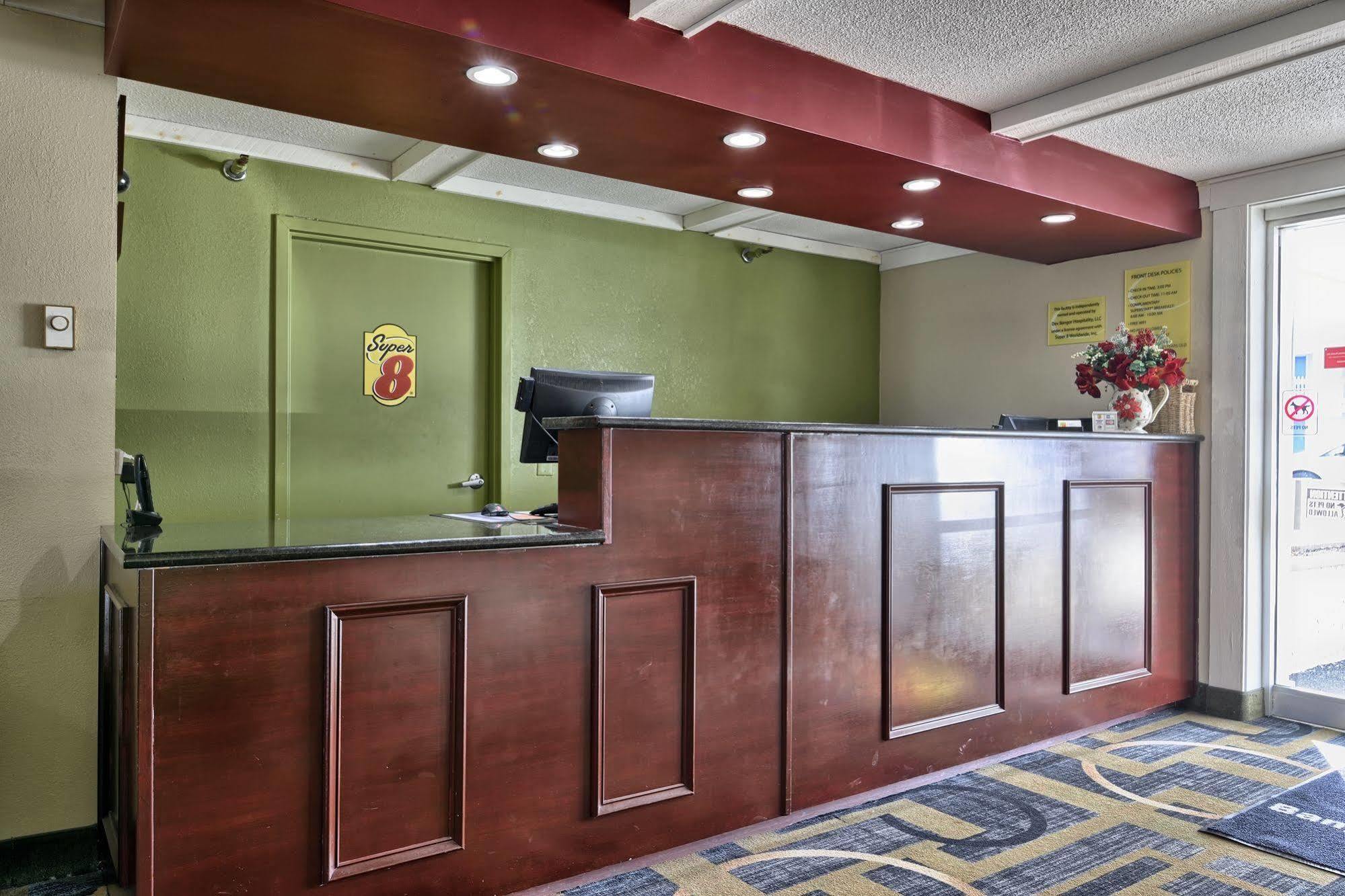 Hotel Super 8 By Wyndham Bangor Extérieur photo